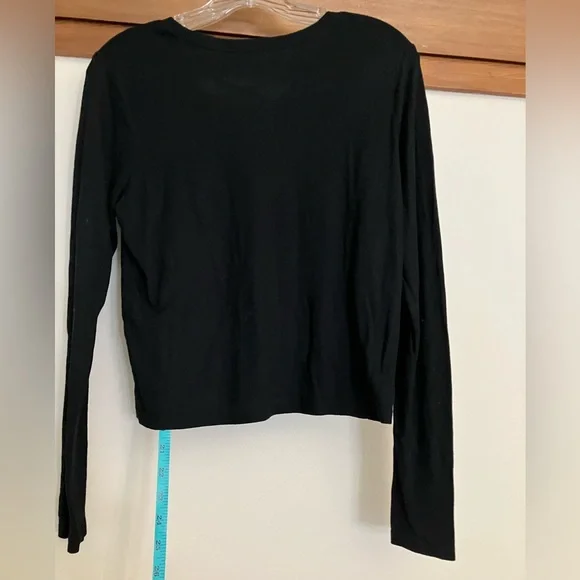 5/$15 Hollister t-shirt w/ strappy neck detail, black, large - Picture 4 of 5